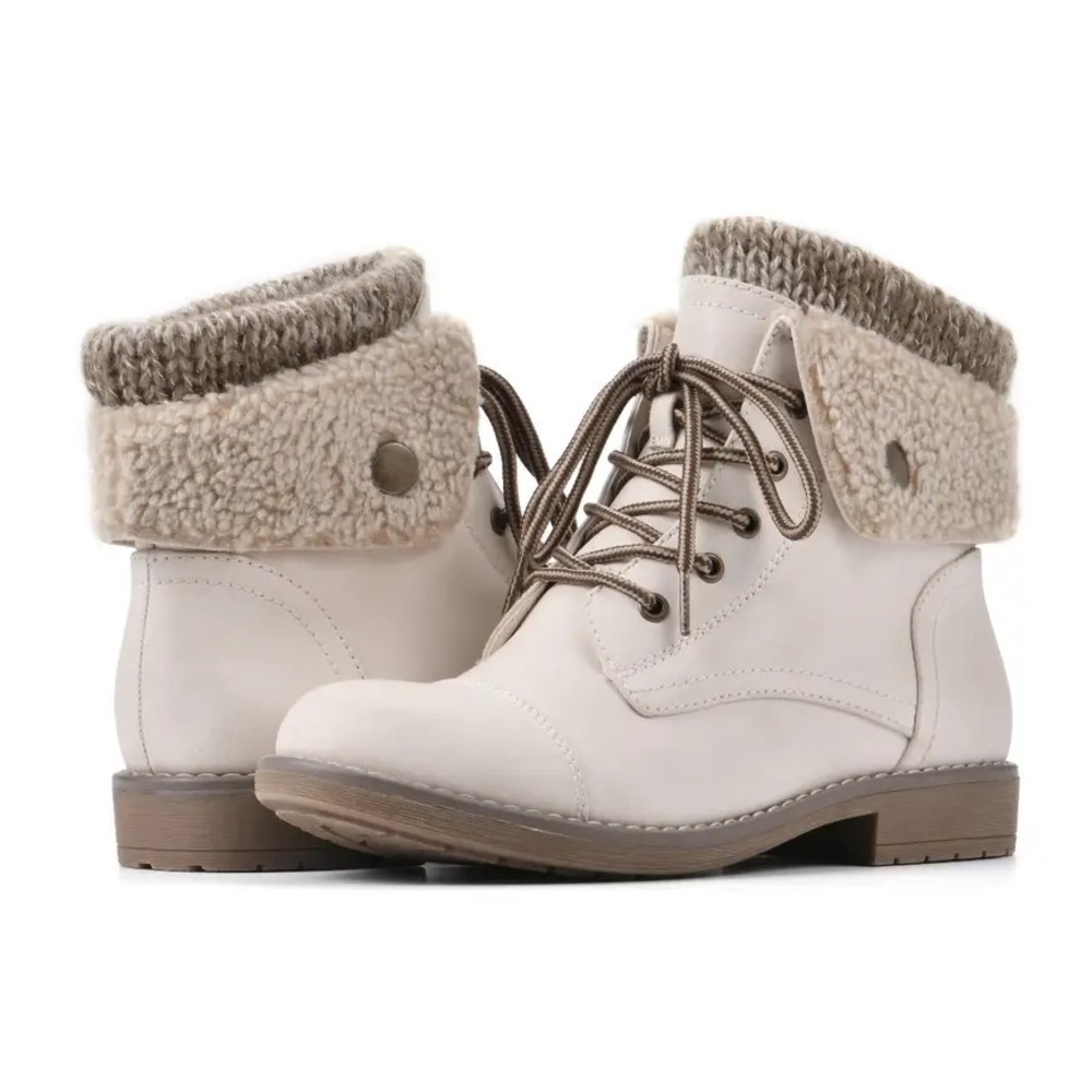 Cliffs by White Mountain Duena Bootie Boots in Winter White Size 6.5. NWT in box